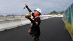 Usir Cuaca Buruk, Pawang Hujan Gelar Ritual di Sirkuit Mandalika