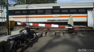 Perlintasan Sebidang di Kemayoran Resmi Tutup Usai JPO Dibangun