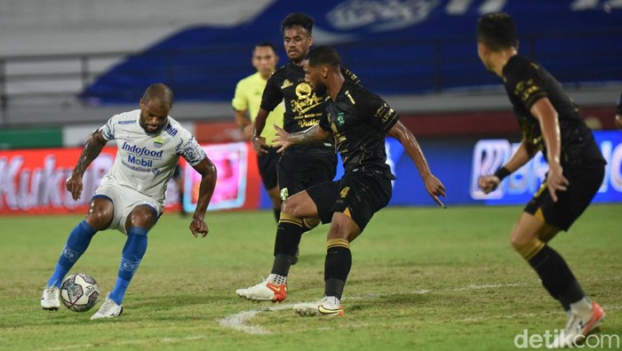 Persebaya vs Persib.
