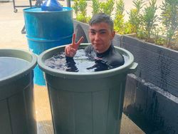 Ragam Tingkah Pembalap MotoGP Saat Ngadem Gegara Kepanasan