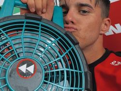 Ragam Tingkah Pembalap MotoGP Saat Ngadem Gegara Kepanasan