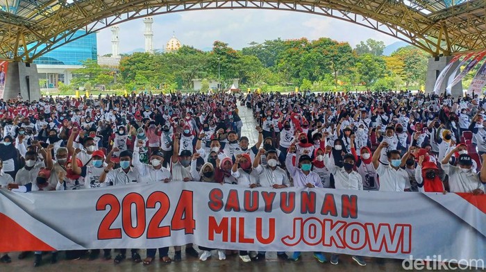 Relawan Jokowi Padati Gedung Budaya Sabilulungan di Bandung, Ngapain? Relawan Presiden Joko Widodo (Jokowi) se-Bandung Raya menggelar silahturahmi di Dome Bale Rame Gedung Budaya Sabilulungan Soreang, Kabupaten Bandung, Sabtu (19/3/2022).