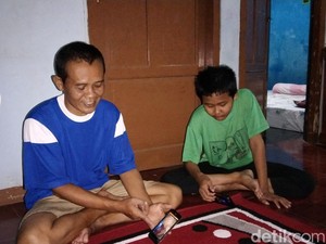 10 Fakta Remaja Majalengka Keluarkan Semut-Kertas dari Telinganya