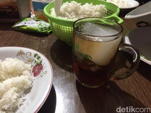 Serba-serbi Mandalika: Es Batu Kok Langka, Haus-haus
