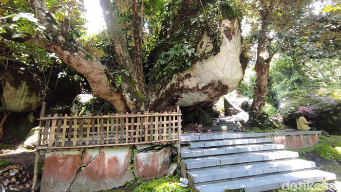 Situs Khayangan Wonogiri diyakini sebagai turunnya ilham Panembahan Senopati dirikan Keraton Jogja