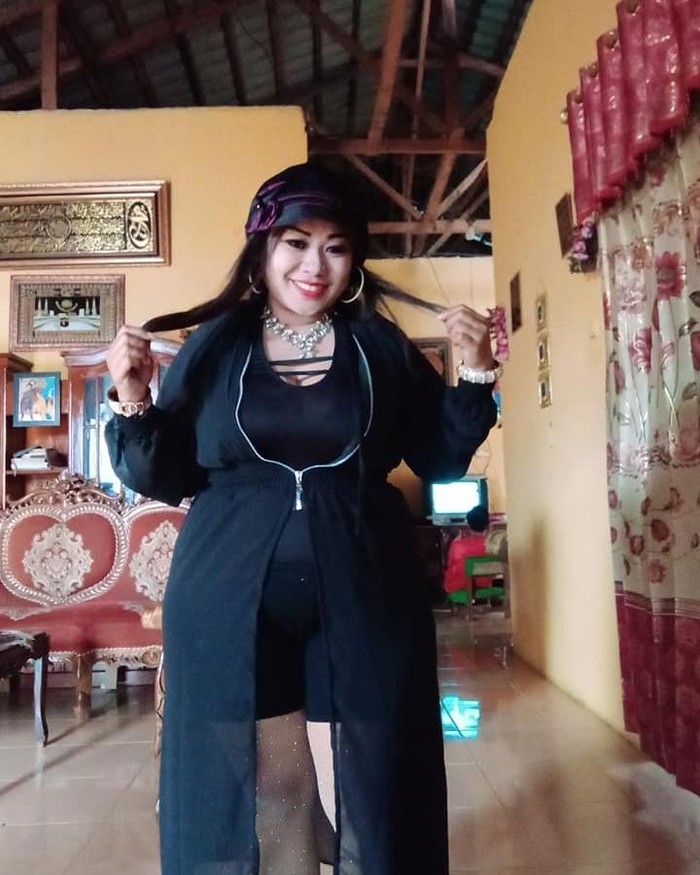 Tante Lala Momen Heboh Tante Lala di TikTok