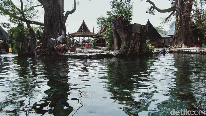 Umbul ini konon menjadi tempat ritual berendam alias kungkum para raja dan bangsawan Jawa.