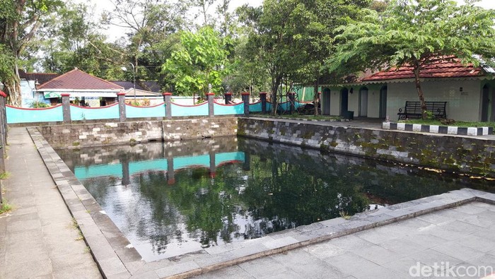 Umbul Ngabeyan di Komplek Umbul Pengging, Banyudono, Boyolali yang sering digunakan untuk tirakat kungkum.