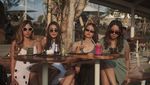 Valerie Thomas Selalu Tampil Cantik saat Kulineran Bareng Pacar dan Teman