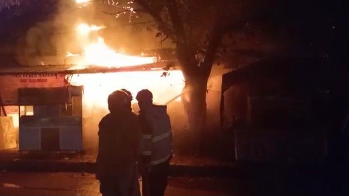 3 ruko di Depok terbakar akibat korsleting listrik