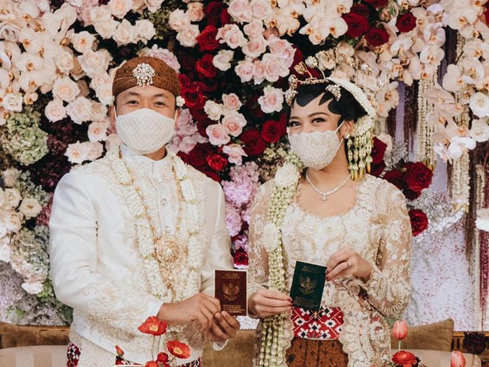 Prosesi Midodareni Jelang Pernikahan Putri Tanjung dan Guinandra Jatikusumo