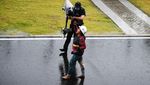 Aksi Pawang Hujan MotoGP Mandalika yang Jadi Sorotan