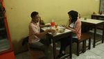 Batagor Legendaris Bandung Pilih Jaga Harga Saat Minyak Goreng Mahal