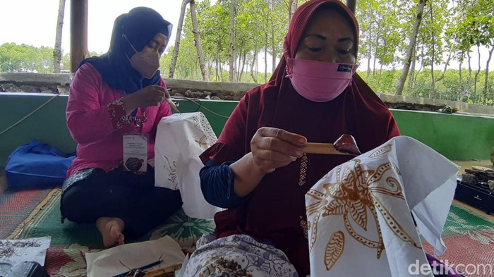 Batik mangrove Brebes.