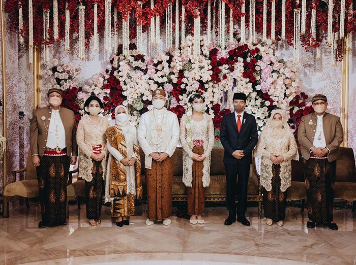 Akad Nikah Putri Tanjung dan Guinandra Jatikusumo Akad Nikah Putri Tanjung dan Guinandra Jatikusumo digelar di kediaman keluarga Chairul Tanjung, Minggu (20/3/2022).