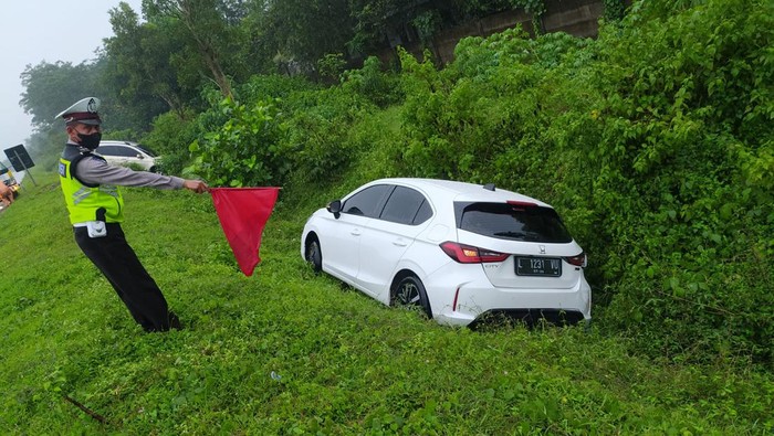 kecelakaan di tol pandaan