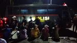 Kala Penonton MotoGP Diungsikan Bus Polisi Sampai Truk Brimob