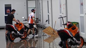 Kecelakaan Horor, Marc Marquez Balik ke Paddock dengan Tangan Diperban