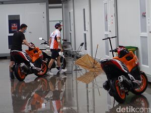 Kecelakaan Horor, Marc Marquez Balik ke Paddock dengan Tangan Diperban