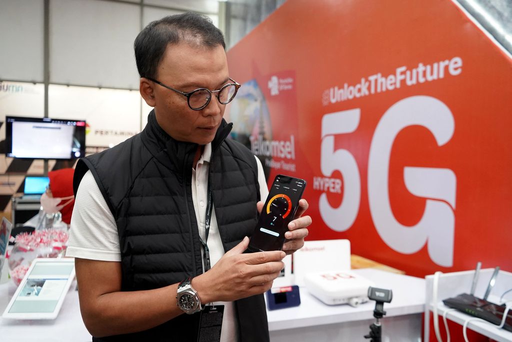 Koneksi internet 5G Telkomsel boleh berbangga lantaran mampu mengukir kecepatan melebihi 5 Gbps! Hal ini pun diakui oleh para peliput yang hadir di ajang internasional MotoGP Mandalika.