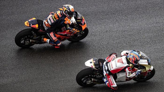 LOMBOK, INDONESIA - MARCH 19: Moto2 riders in action during the free practice 3 of the MotoGP Grand Prix of Indonesia at Mandalika International Street Circuit on March 19, 2022 in Lombok, Indonesia. (Photo by Robertus Pudyanto/Getty Images)