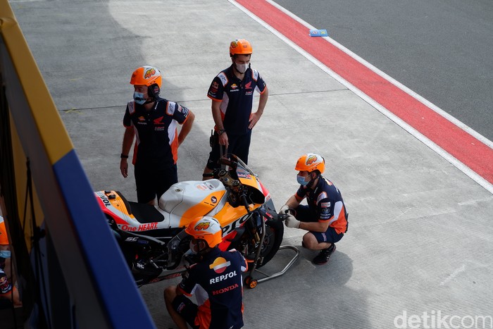 Paddock MotoGP Mandalika Ragam aktivitas paddock MotoGP Mandalika