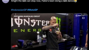 Ternyata hujan berhenti, pawangnya dapat dukungan dari Fabio Quartararo. Foto: (Twitter).