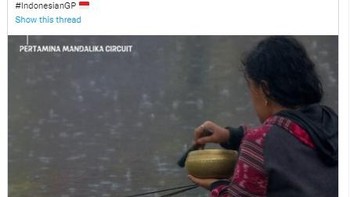 Katanya ini pertama kali netizen melihat pertarungan pawang hujan asal Indonesia vs Thor di MotoGP Mandalika. Foto: (Twitter).