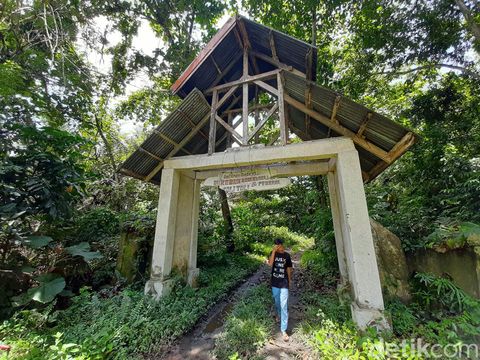 Permandian wisata alam cekdam Toli-toli.