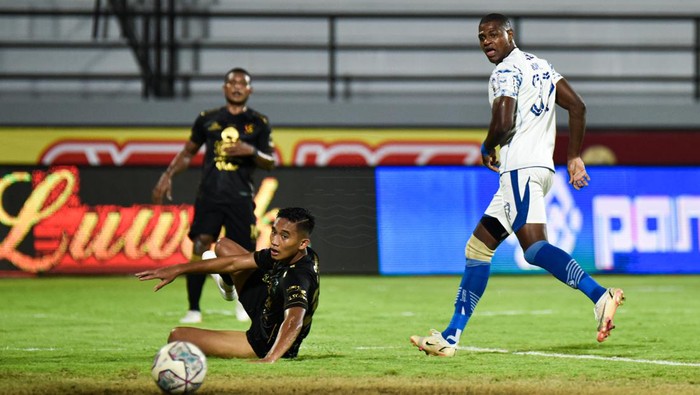Persebaya vs Persib.