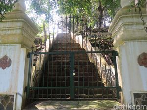 Pertapaan Kembang Lampir Gunungkidul, Selalu Ramai Jelang Pemilu