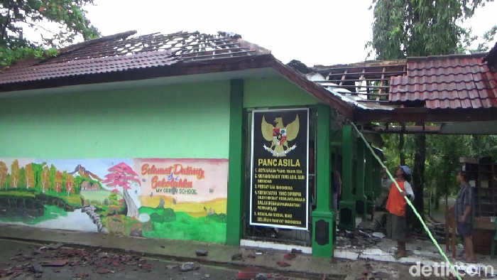 petir sambar smpn 3 yosowilangun