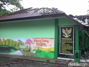 Petir Sambar SMPN 3 Yosowilangun Lumajang Hingga Terbakar
