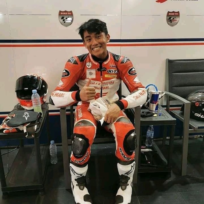 Tak Hanya Jago Balap, Mario Aji Juga Foodies yang Doyan Jajan Angkringan Tak Hanya Jago Balap, Mario Aji Juga Foodies yang Doyan Jajan Angkringan