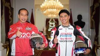 Pembalap asal Magetan, Jawa Timur ini terbilang masih muda. Mario Aji yang lahir pada 16 Maret 2004 ini sudah sejak lama hobi motor balap.  Foto: Instagram @mariosuryoaj1