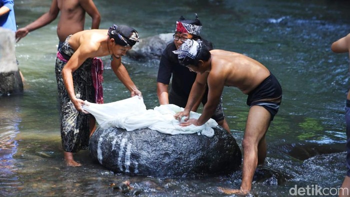 Tradisi Resik Lawon Banyuwangi