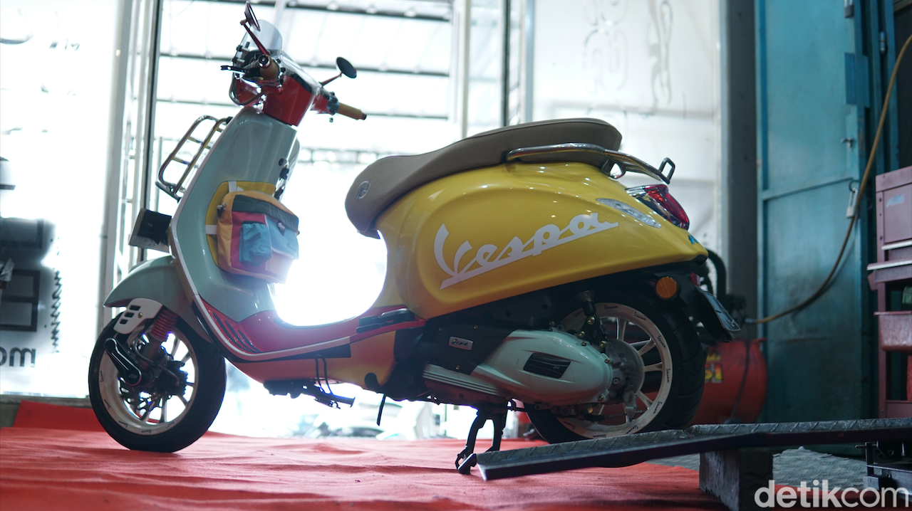 Vespa Primavera Sean Wotherspoon Awkarin