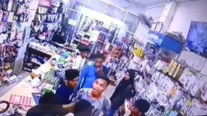 Viral pria mabuk ngamuk di Medan