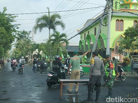 Banjir di Bojonegoro selatan meluas. Ratusan rumah warga di Desa Sembung dan Pacul terendam.