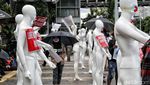 Belasan Manekin Mejeng di Polda Metro Jaya, Ada Apa?