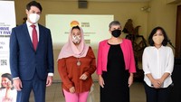 Thrive by Five Internasional Program ini nantinya akan dikenalkan di 30 negara, dirancang untuk menyebarkan konten kepada orang tua dan pengasuh melalui berbagai saluran, baik digital maupun non-digital, dalam bahasa mereka sendiri dan dirancang secara individual untuk menyesuaikan bahasa negara tersebut, budaya, dan isyarat sosial.