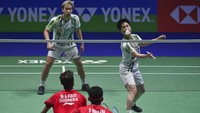 Bagas/Fikri merebut gim pertama, kehilangan gim kedua, lalu memastikan tiket final di gim penentuan dengan 22-20, 13-21, dan 21-16. AP/Rui Vieira