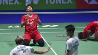 Di final, seperti diketahui, mereka sukses mengalahkan senior lainnya Mohammad Ahsan/Hendra Setiawan. AP/Rui Vieira