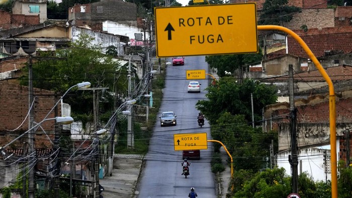 Kawasan Maceio di Brasil dahulu ramai oleh beragam aktivitas warga. Namun kini kawasan itu bak kota hantu karena ditinggalkan warganya imbas terdampak tambang.