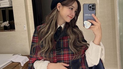 8 Gaya Mewah Kim Sejeong di A Business Proposal, Pakai Gelang Rp 500 Jutaan