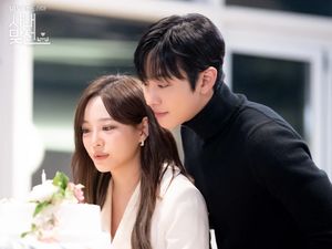 Kim Sejeong dan Ahn Hyo Seop Nyanyi Bareng, Ayu Ting Ting Ikut Histeris