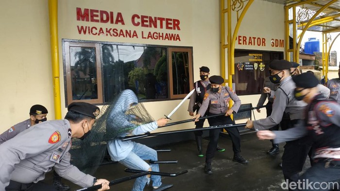 Jaring Tongkat Tangguh