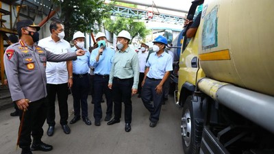 Kapolri Sidak Produsen Minyak Goreng di Cilincing