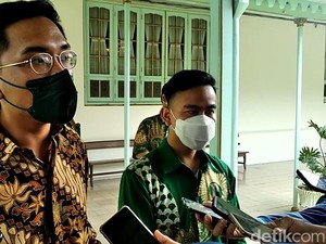 Pakai Batik Paundra, Gibran Temui Mangkunegoro X untuk Bahas Ini