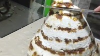 Kue Dongkal Antasari juga bisa menjadi andalan kalau sedang ingin kudapan di sore hari. Lokasi berjualan di Jalan Pangeran Antasari, Cipete, Jakarta Selatan, tepatnya berada di samping Hotel Amarossa. Harga untuk menikmatinya mulai dari Rp 10.000. Foto: Instagram @infocipete
